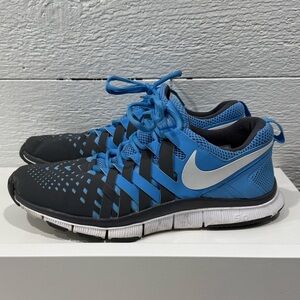 Nike Men's 2013 Fingertrap Sneakers in Blue and Dark Grey. Size 11.